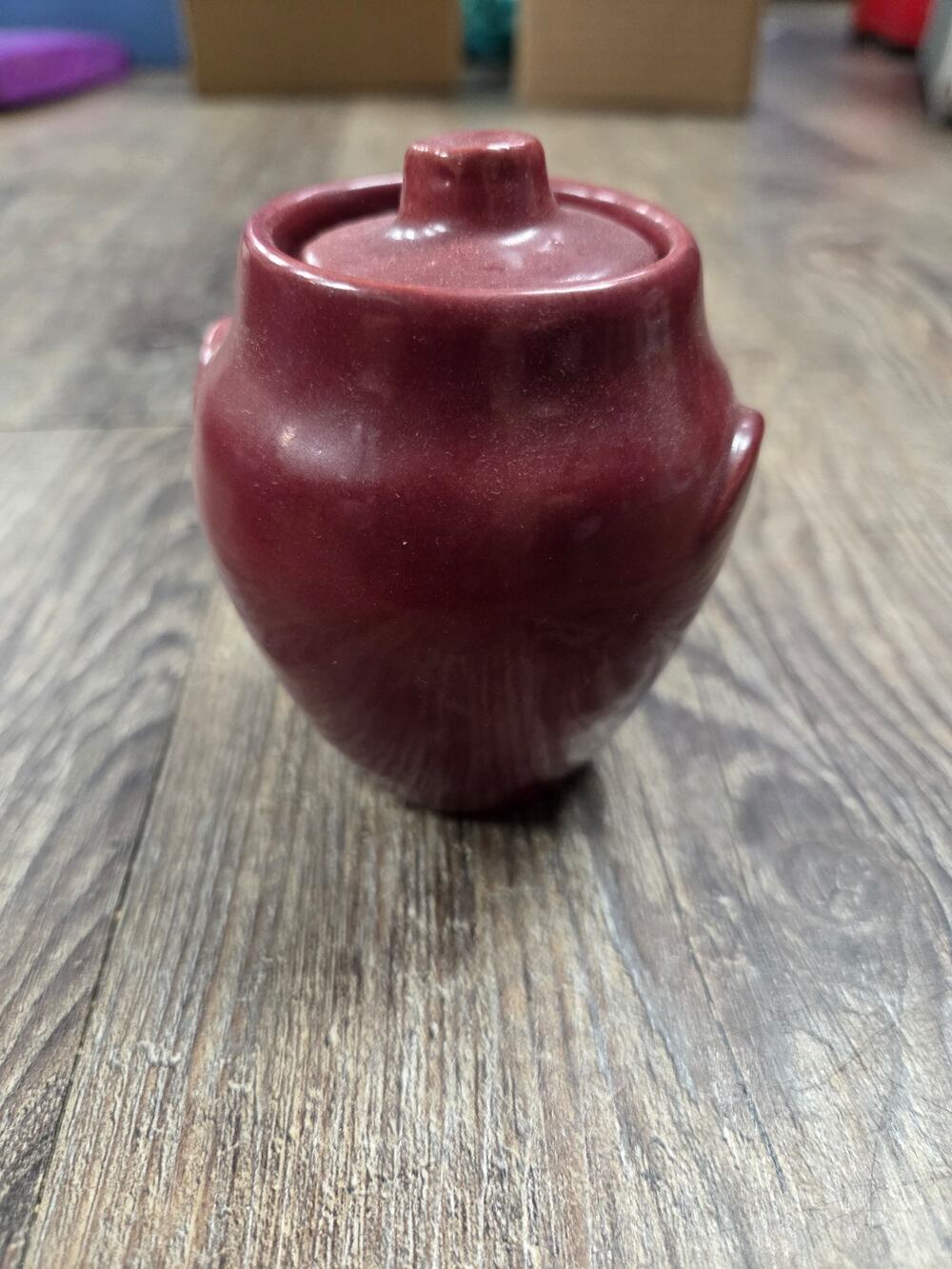 2004 Uhl Collectors Society UCS commemorative Mini Red Vase Ceramic Collectible